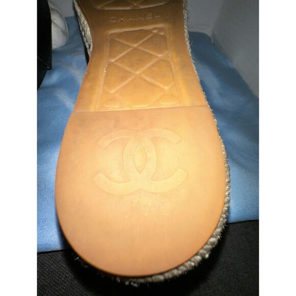 Chanel Camellia espadrilles black size 40, Runs Small ( See measurements) more l - Picture 8 of 16